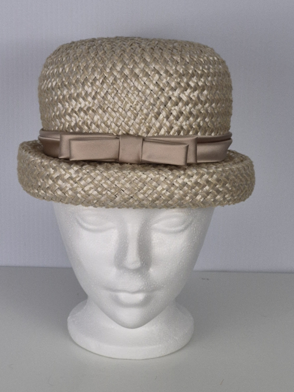 Vintage 1969/70 Eaton's of Canada Pearlized Straw Derby Hat Original Box